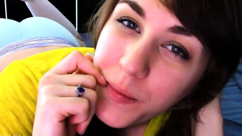 Small titted brunette teen fingering on the bed