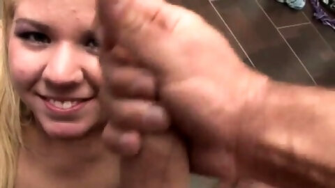 Everyone cums in her Young Zorah gets her hairless vulva fuc