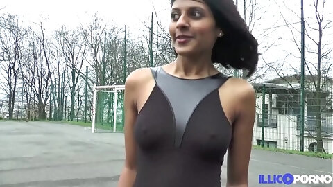 Ana&iuml;s, lyc&eacute;enne d&eacute;vergond&eacute;e essaye la sodomie